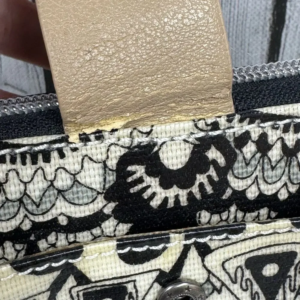Sakroots Crossbody Wallet Wristlet Clutch Purse Peace Elephant Cream Black -Read
